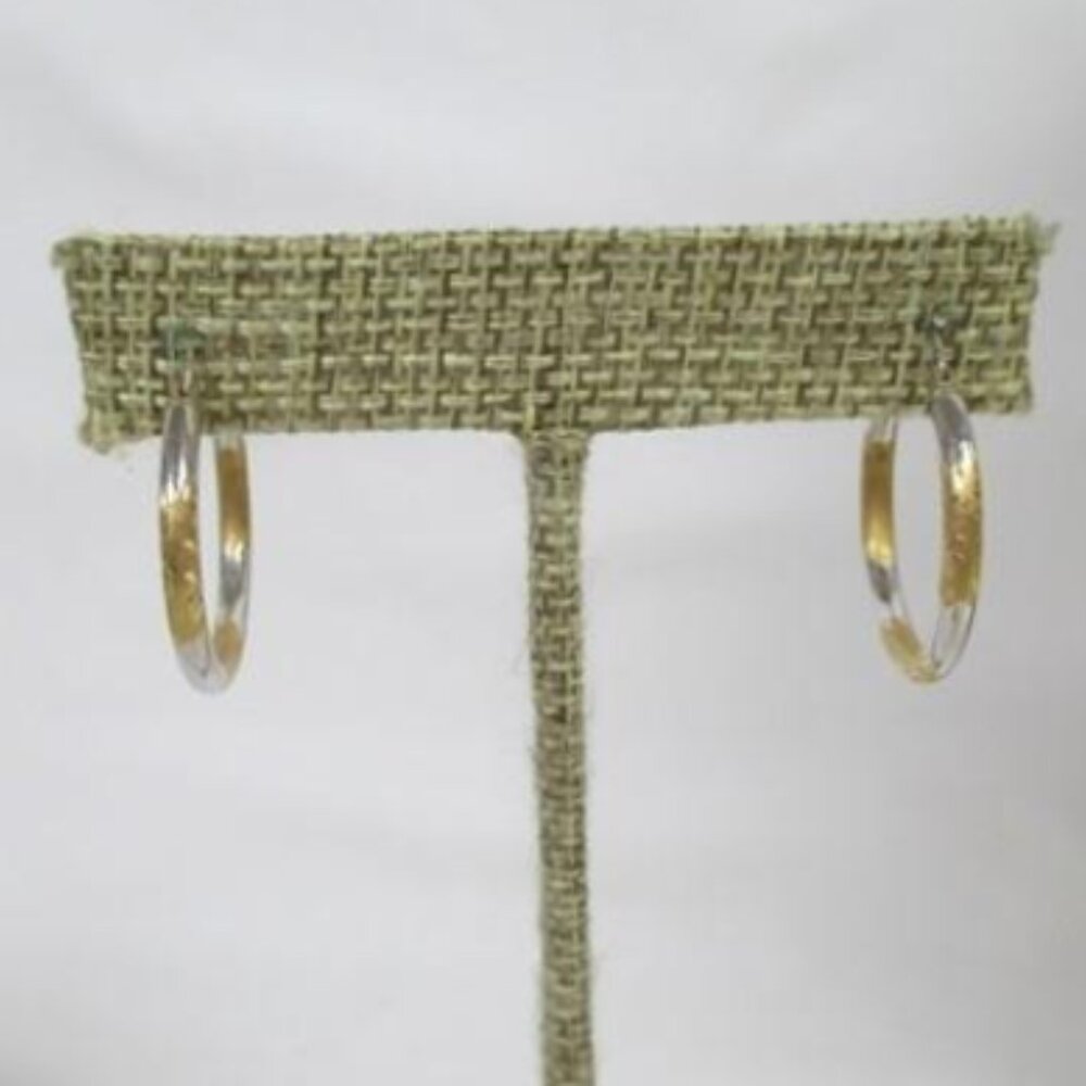 585 (14k) Two-tone White and Yellow Gold Diamond Cut Hoop Earrings Vtg Estate - Picture 9 of 11